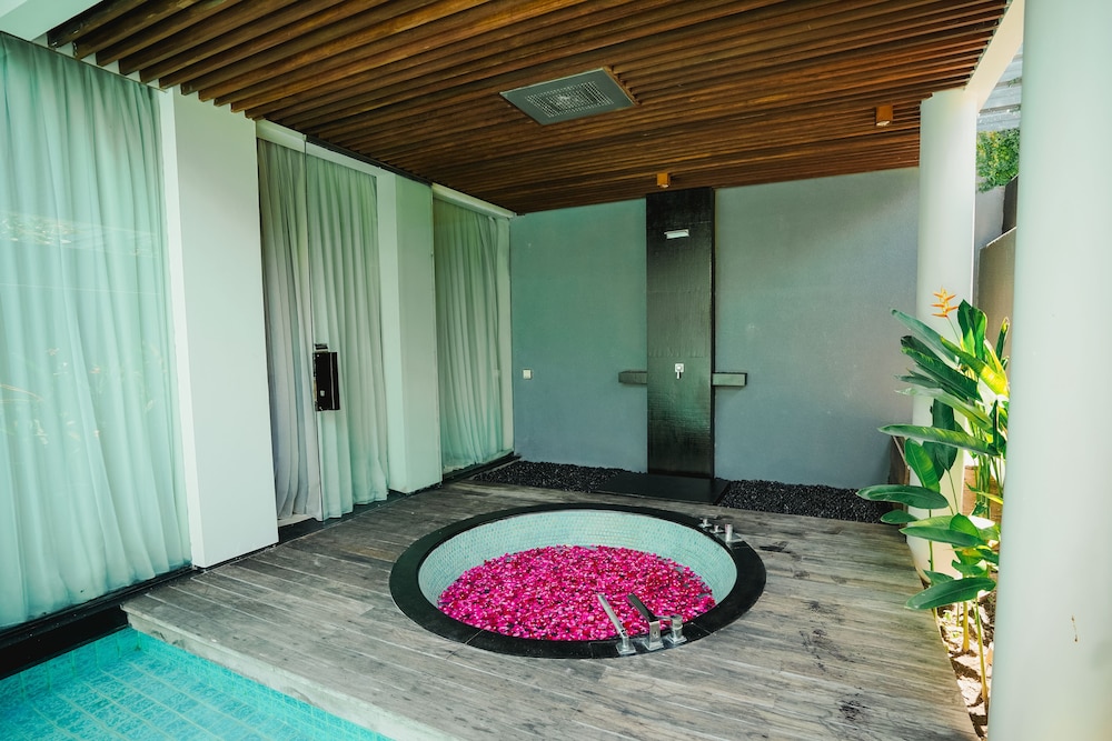 Javana Royal Villas
