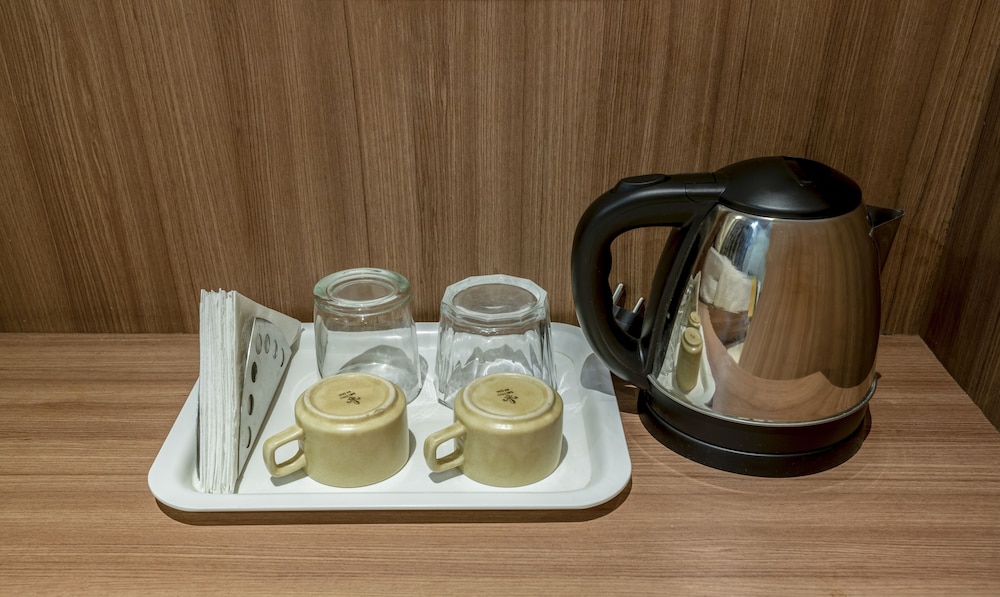 Itsy Hotels Hiland Suites
