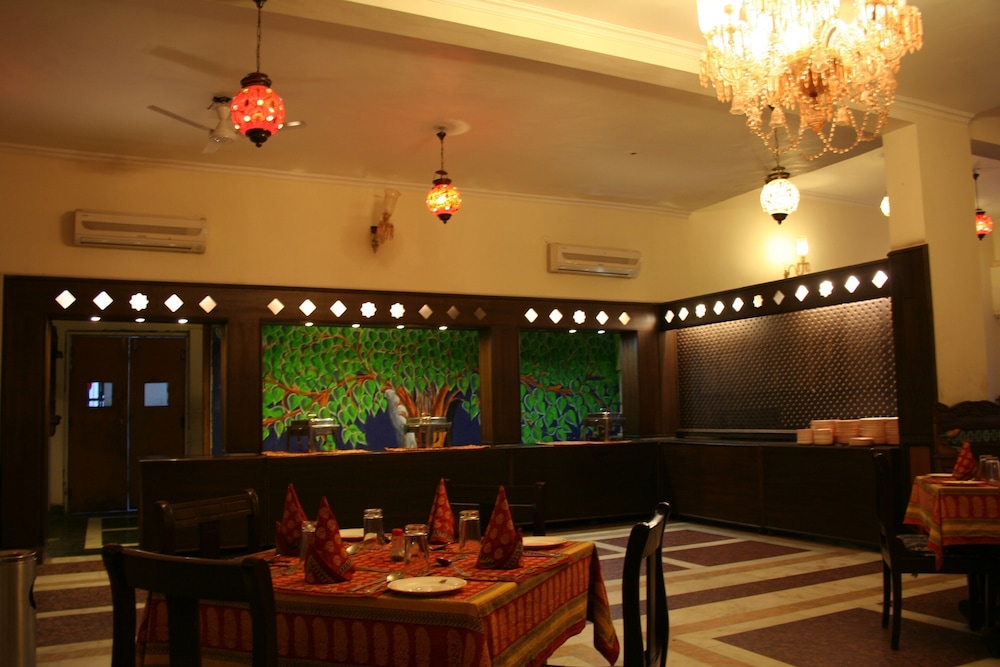 Hotel Pratap Palace