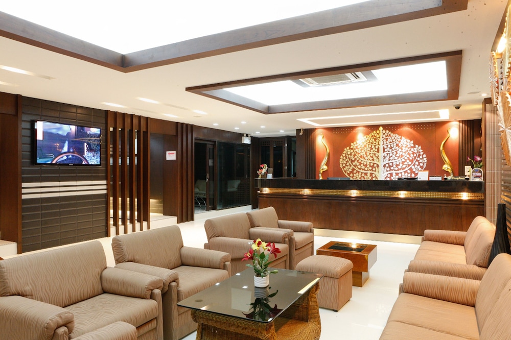 Inn House Hotel