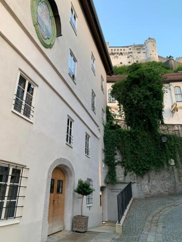 Townhouse Weisses Kreuz