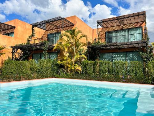 Bougain Villas
