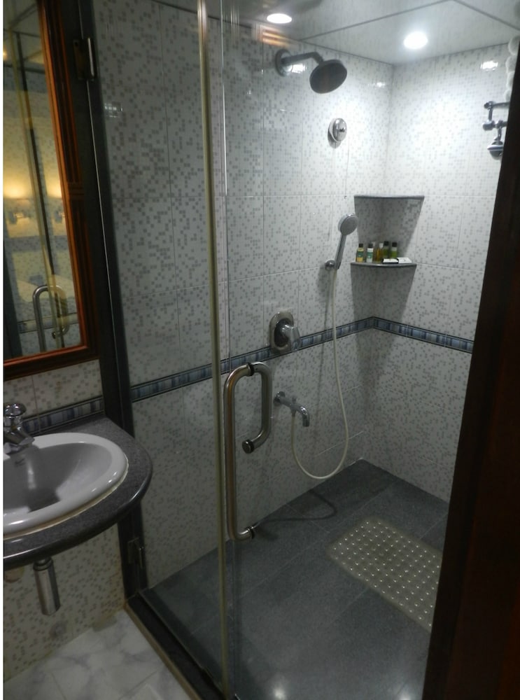 Regenta Place The Emerald Hotel