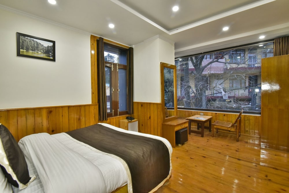 The Posh Hotel | Heart of Mall Road, Hassle-Free Covered Parking