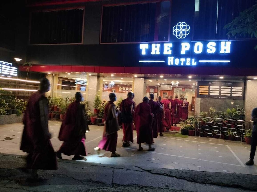 The Posh Hotel | Heart of Mall Road, Hassle-Free Covered Parking