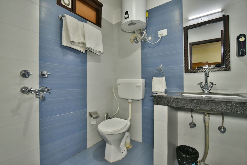 The Posh Hotel | Heart of Mall Road, Hassle-Free Covered Parking