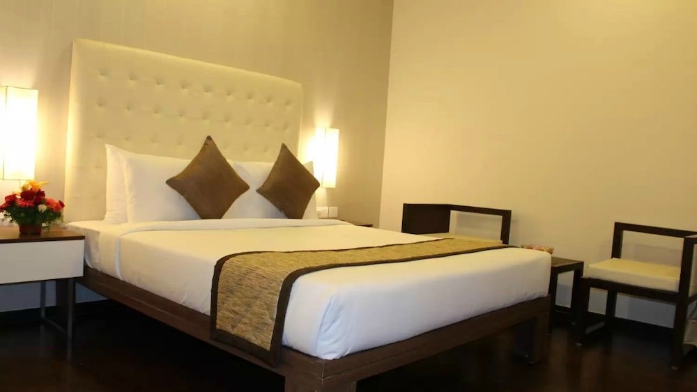 Crest Hotel