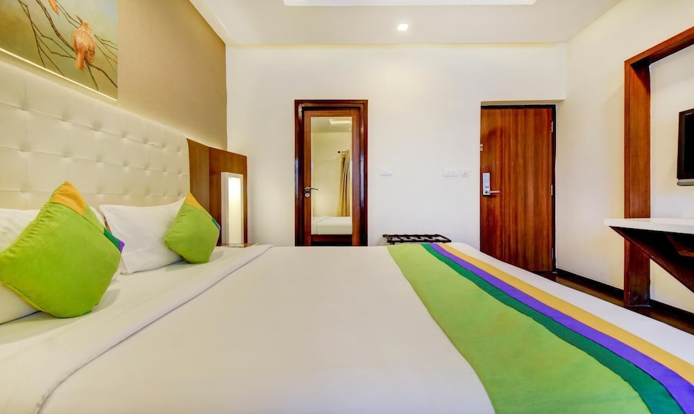 Crest Hotel