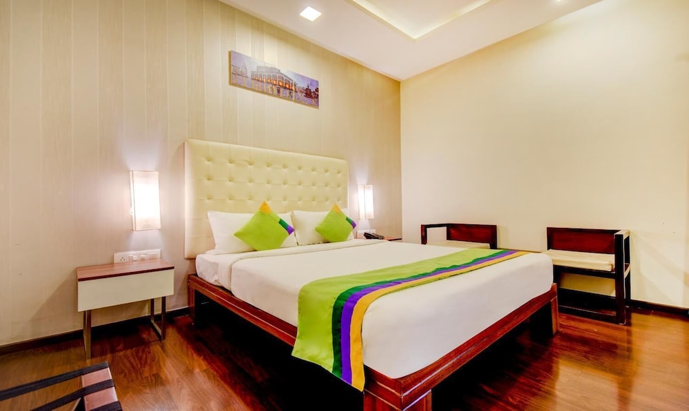 Crest Hotel