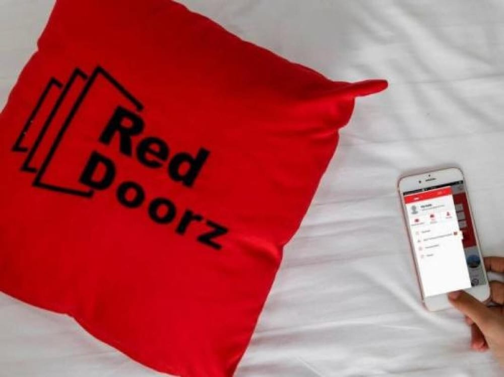 RedDoorz Plus near Mall Slipi Jaya