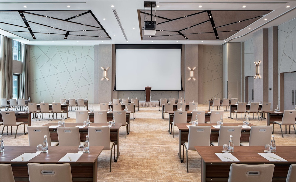 DoubleTree by Hilton Dubai M Square Hotel & Residences