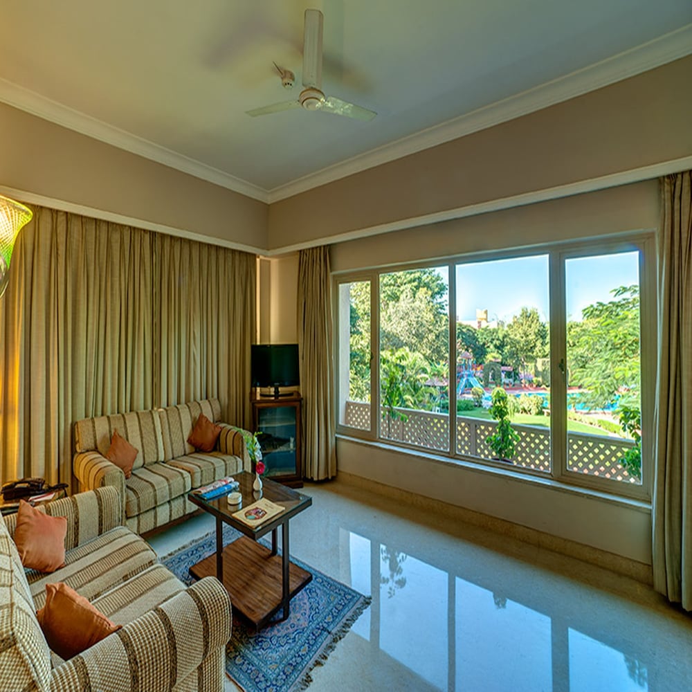 Renest Shraddha Inn - Shirdi