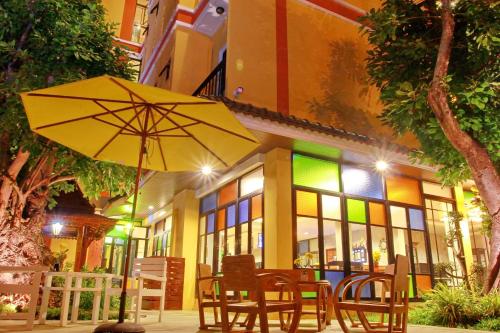 Boonme Heritage Hotel