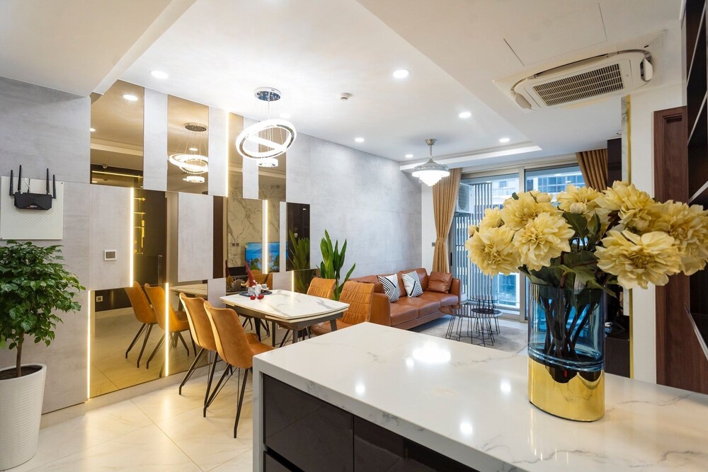 Midtown Premium Apartments