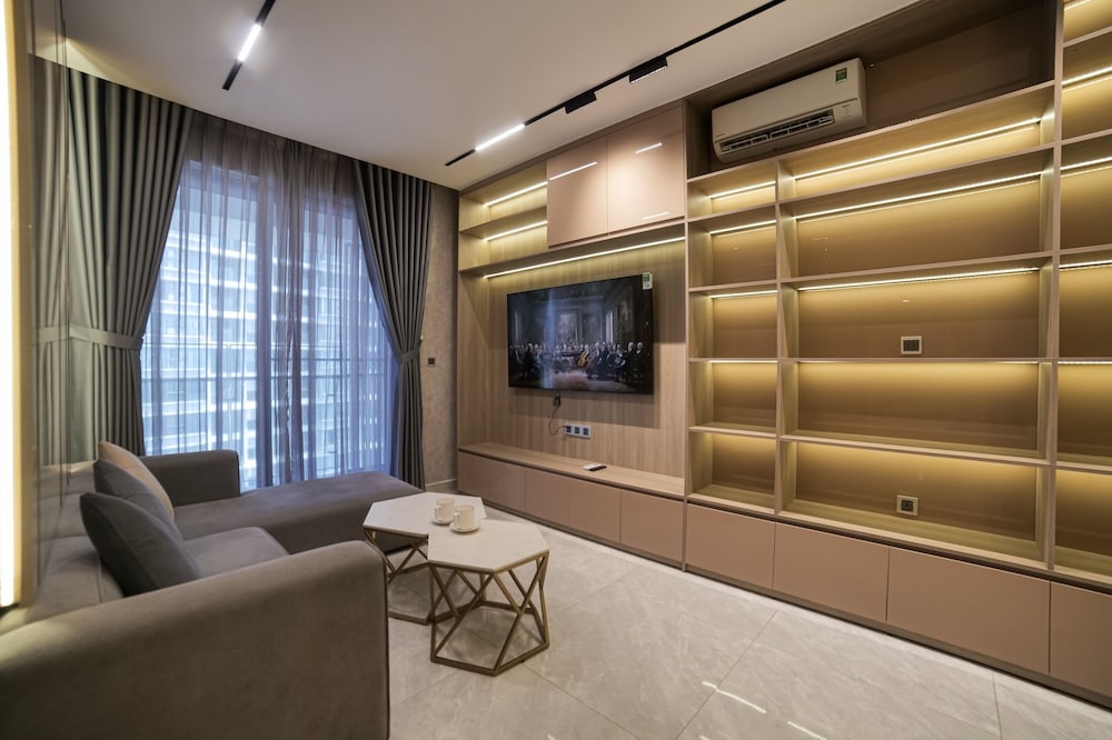 Midtown Premium Apartments