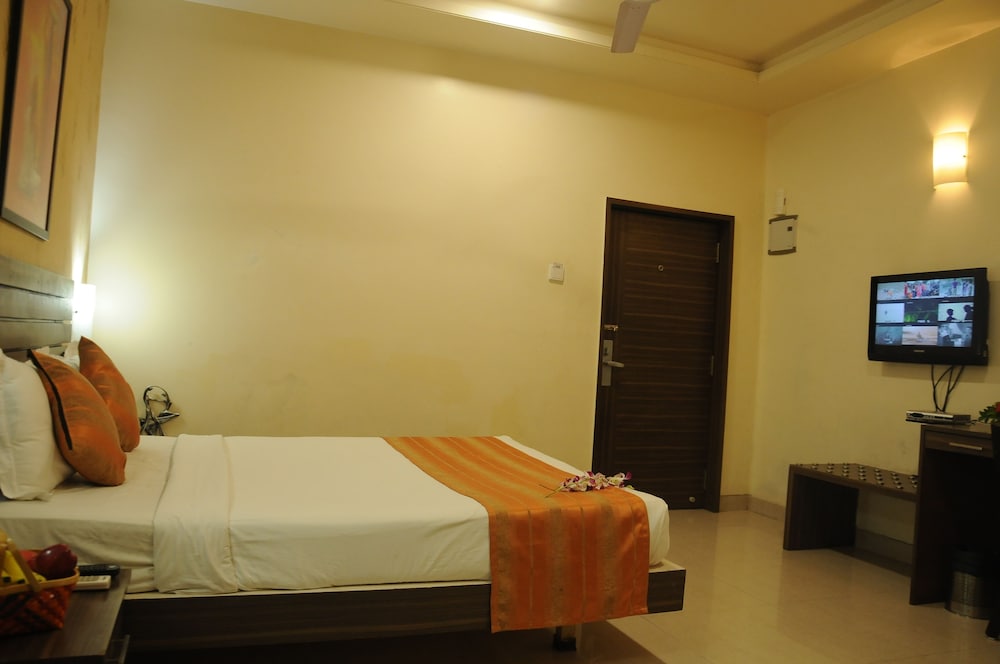 Hotel Madhav International Pune