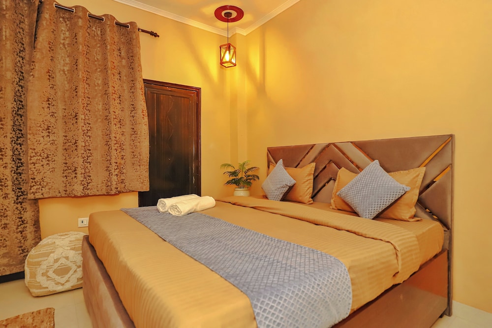 Roomshala 112 Hotel Blissbourn