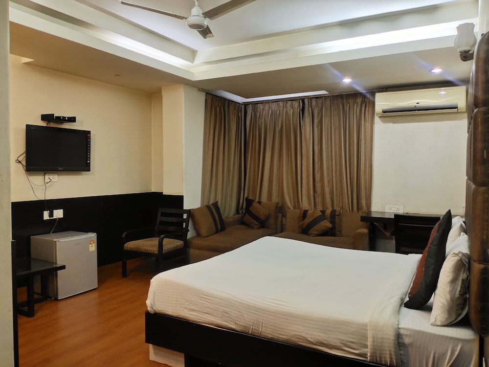 Hotel Anand Retreat Kaushambhi, Ghaziabad