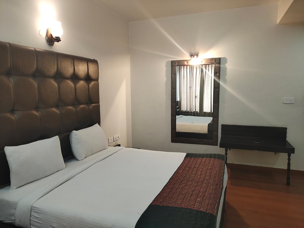Hotel Anand Retreat Kaushambhi, Ghaziabad