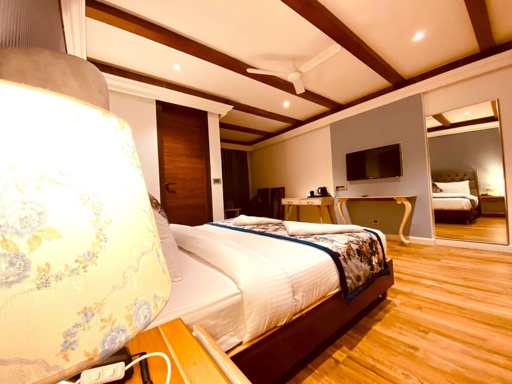 Hotel Sapling Mussoorie - 500 Mtr from Picture Palace Mall Road