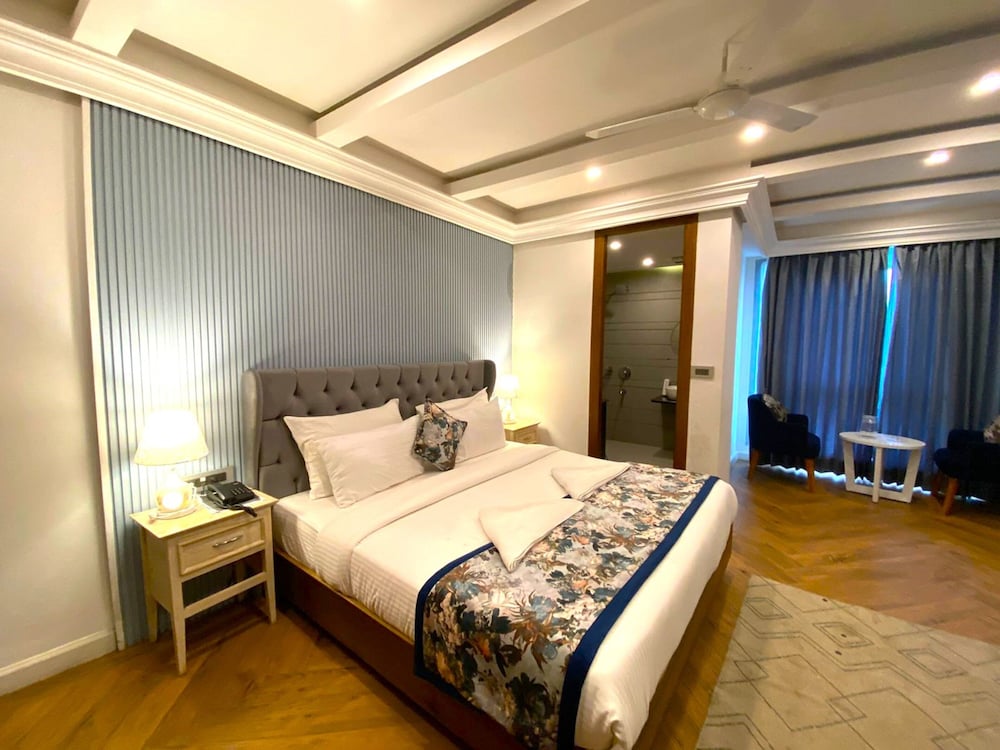 Hotel Sapling Mussoorie - 500 Mtr from Picture Palace Mall Road