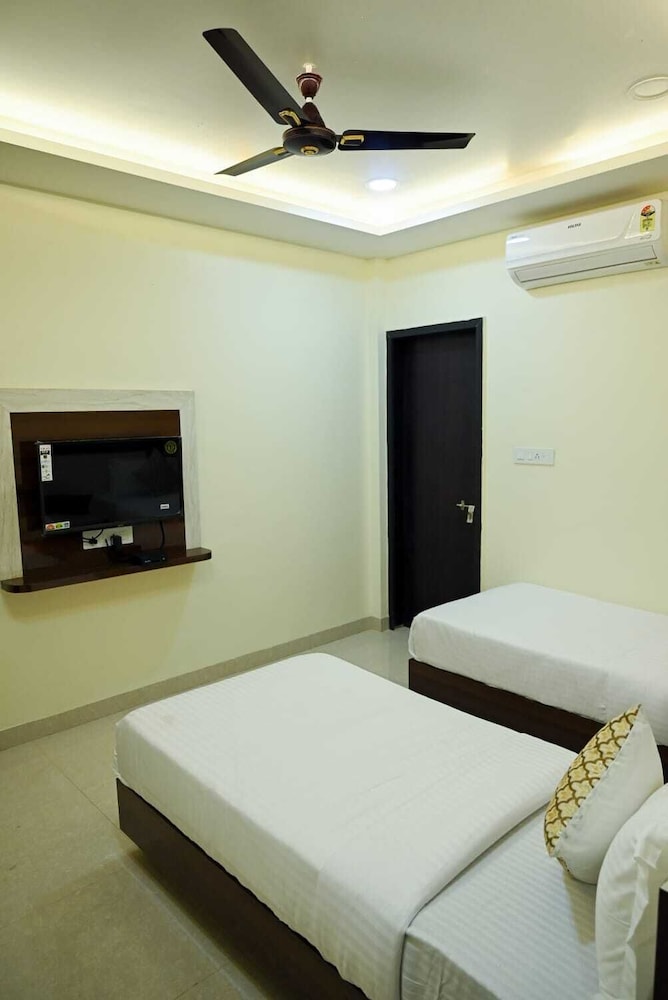 Hotel Golden Bliss