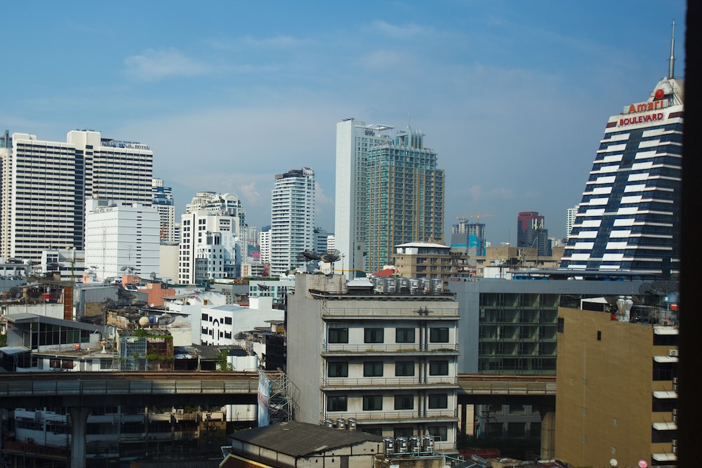 Nana Hotel