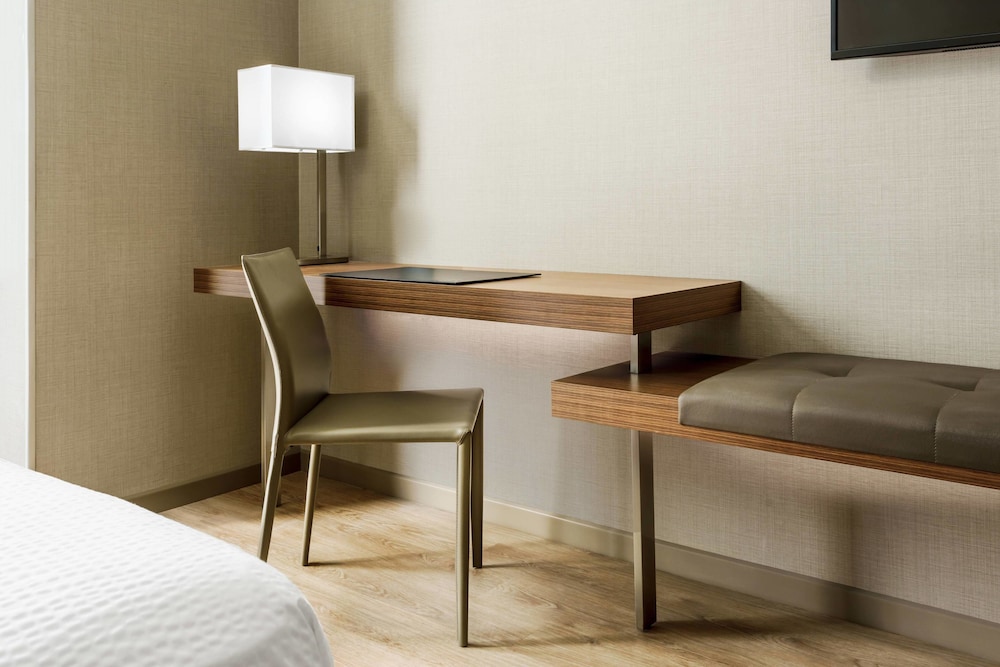 AC Hotel San Francisco Airport/Oyster Point Waterfront