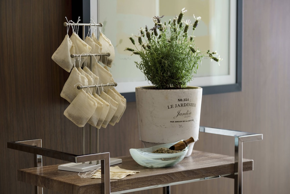 AC Hotel San Francisco Airport/Oyster Point Waterfront