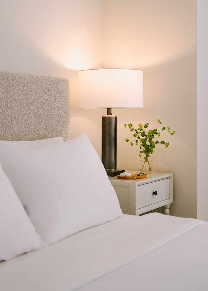 Sonder by Marriott Bonvoy One Platt Apartments Financial District