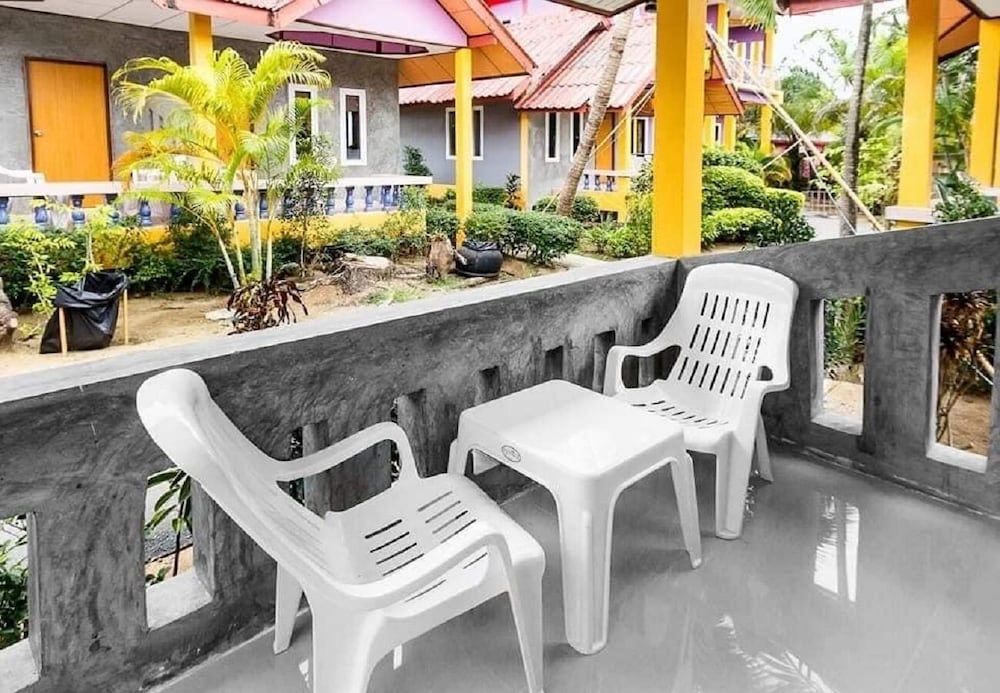 Lanta New Beach Bungalows