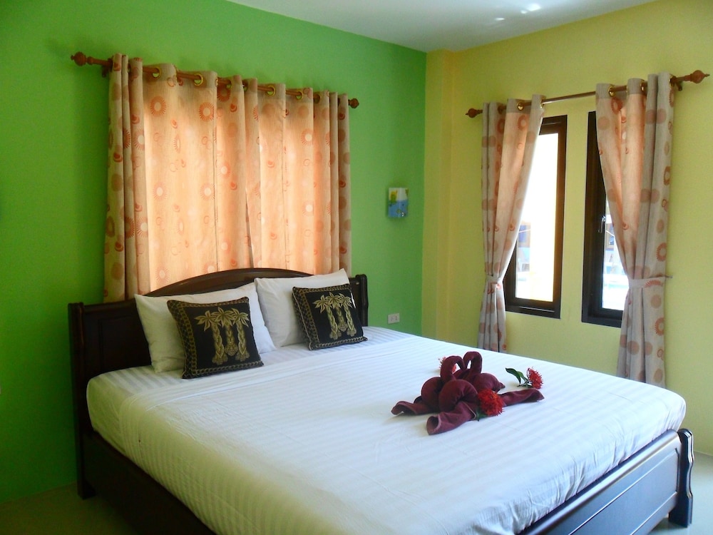 Lanta New Beach Bungalows