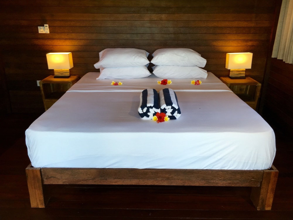 Twin Island Villas & Dive Resort