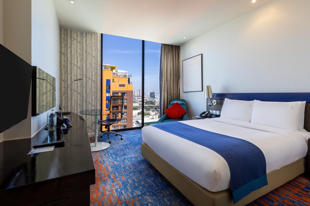 Holiday Inn Express Bangkok Siam by IHG