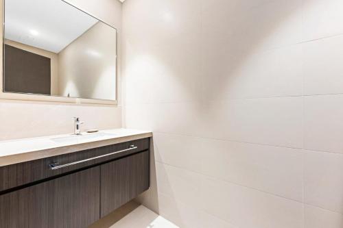 Silkhaus modern 1BDR in Downtown heart close to Burj Khalifa