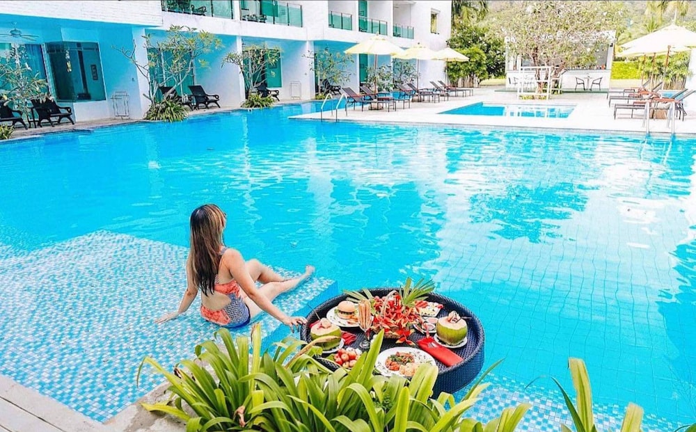 The Old Phuket - Karon Beach Resort