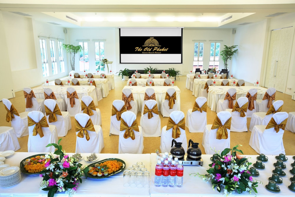 The Old Phuket - Karon Beach Resort