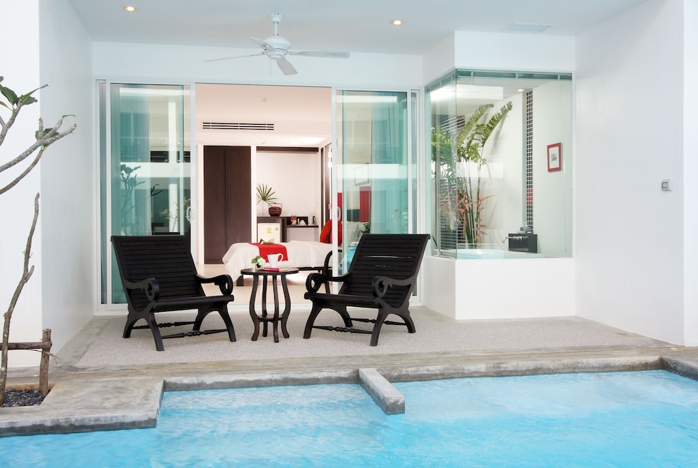 The Old Phuket - Karon Beach Resort