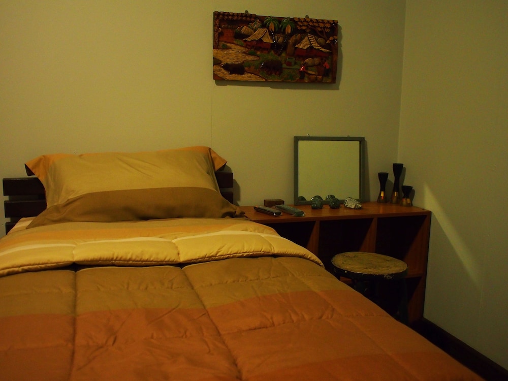 Chommuang Guest House At Ayutthaya.