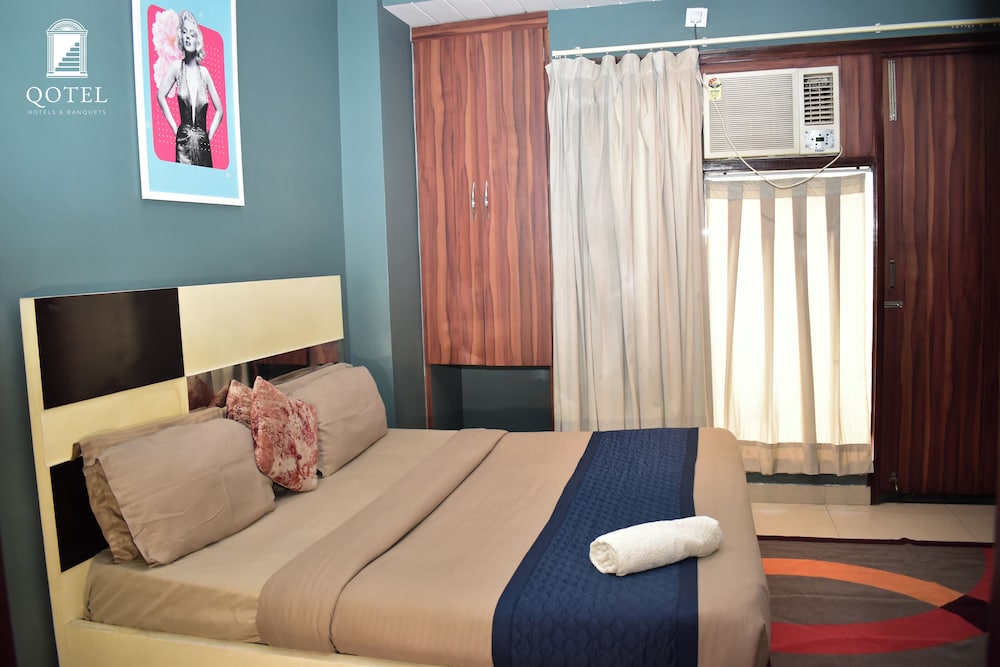 Qotel Hotel Church House Rohini Sector15