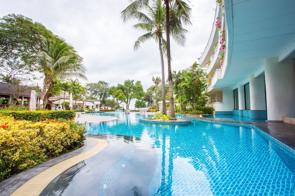 Novotel Rayong Rim Pae Resort