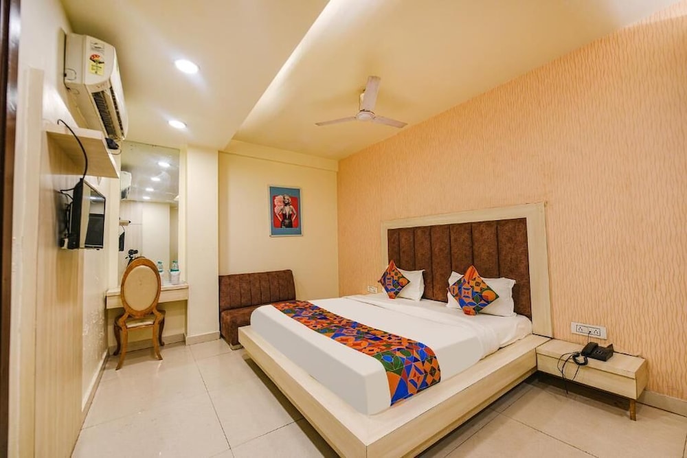 Hotel Seven Heaven Lawrence road