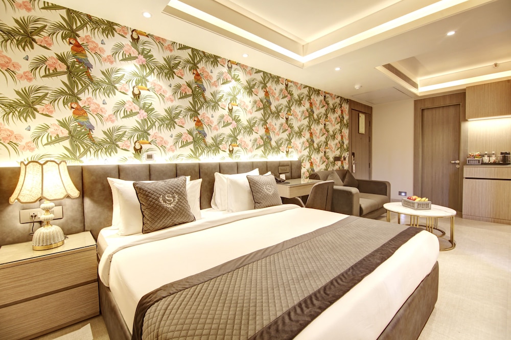 Hotel Seven Heaven Lawrence road