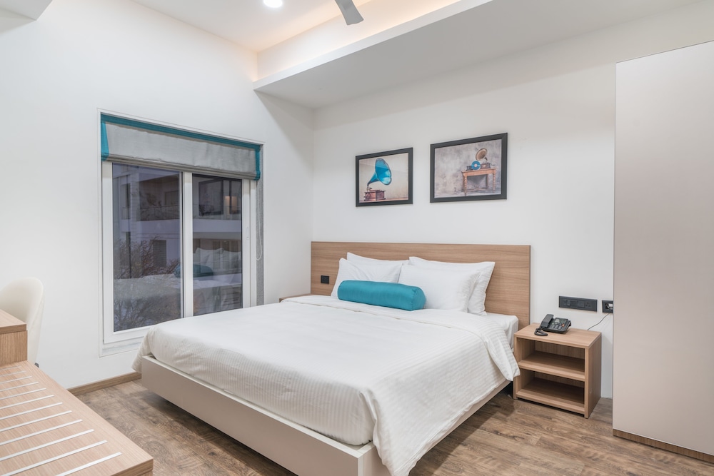 SKYLA Studios & Suites - Jubliee Hills