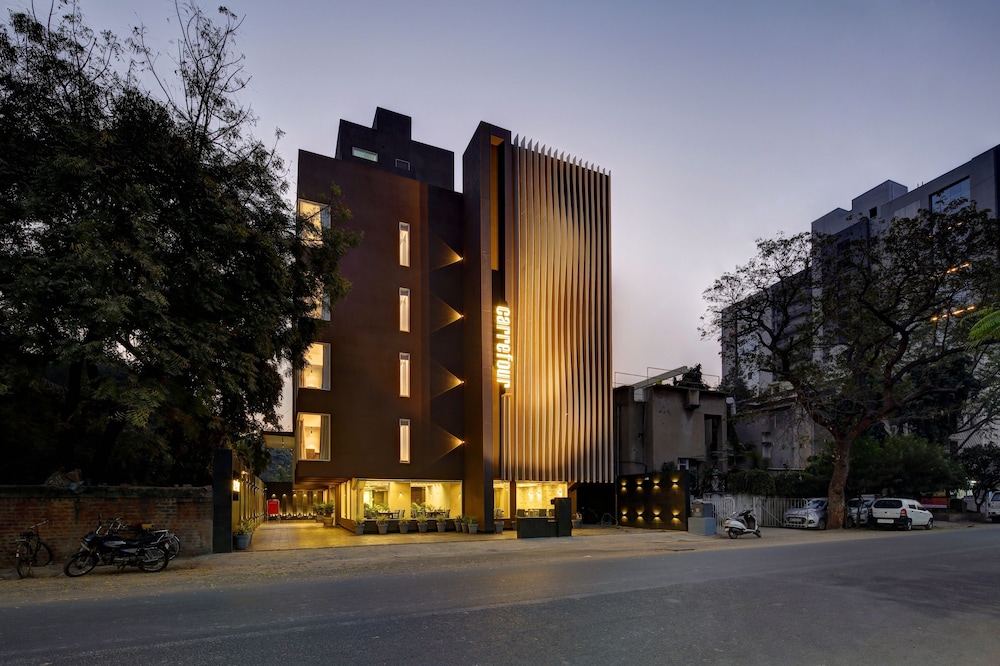 HOTEL CARREFOUR