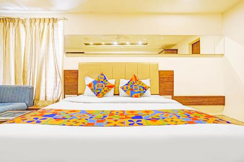 OYO 70229 Hotel Skylight