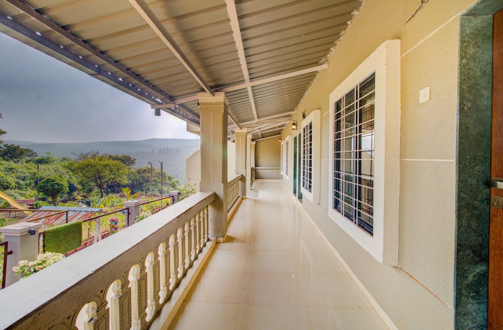 Hotel Hirkani Garden