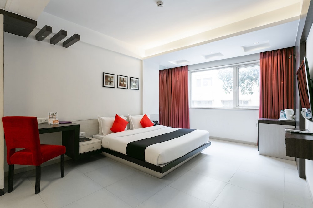 Capital O 45587 The Roa Hotel