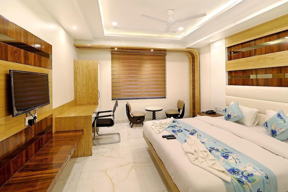 Hotel York Legacy @ New Delhi Railway Station