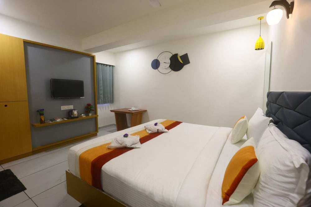 HOTEL RIVA PALACE
